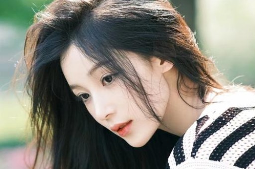 与辉同行销售超千万网红产品“翻车”！海外注册地竟是汽修厂策划：没有故事“就编嘛”V